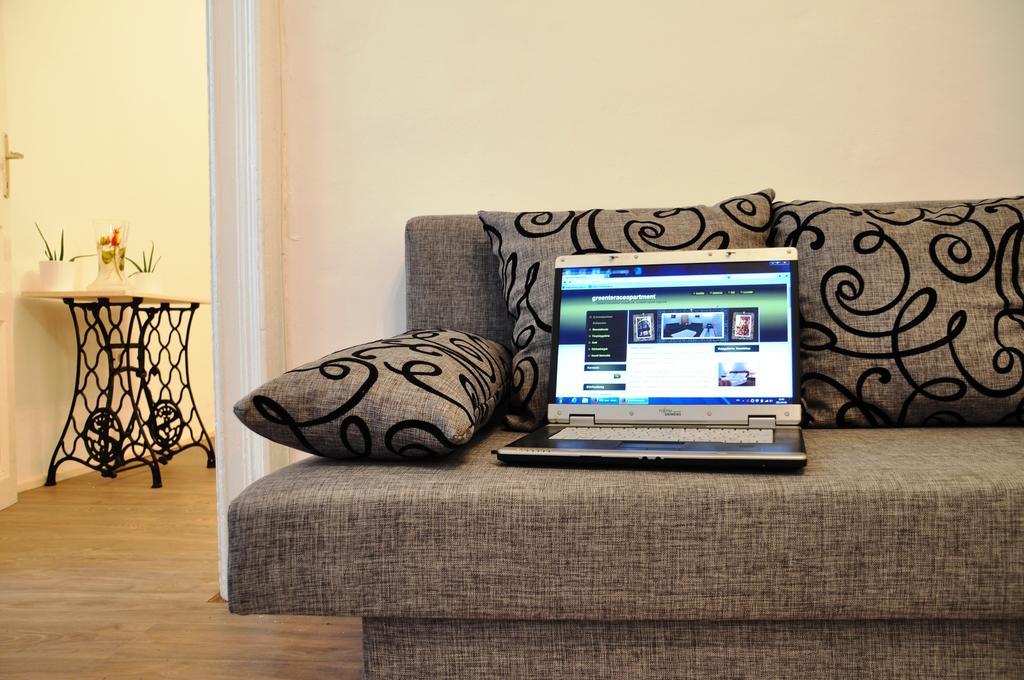 Green Terrace Apartment บูดาเปสต์ ภายนอก รูปภาพ